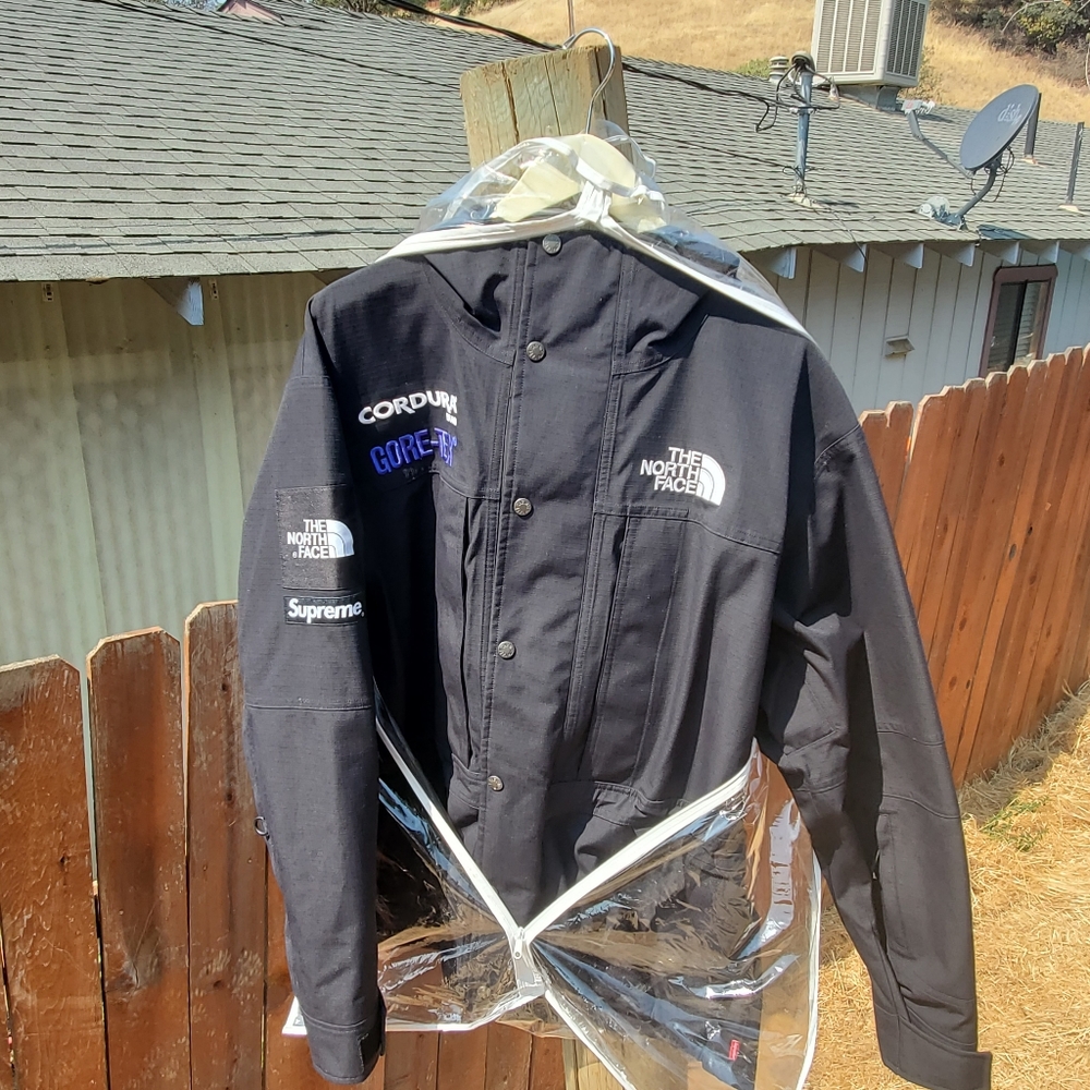 Supreme & northface colab jacket